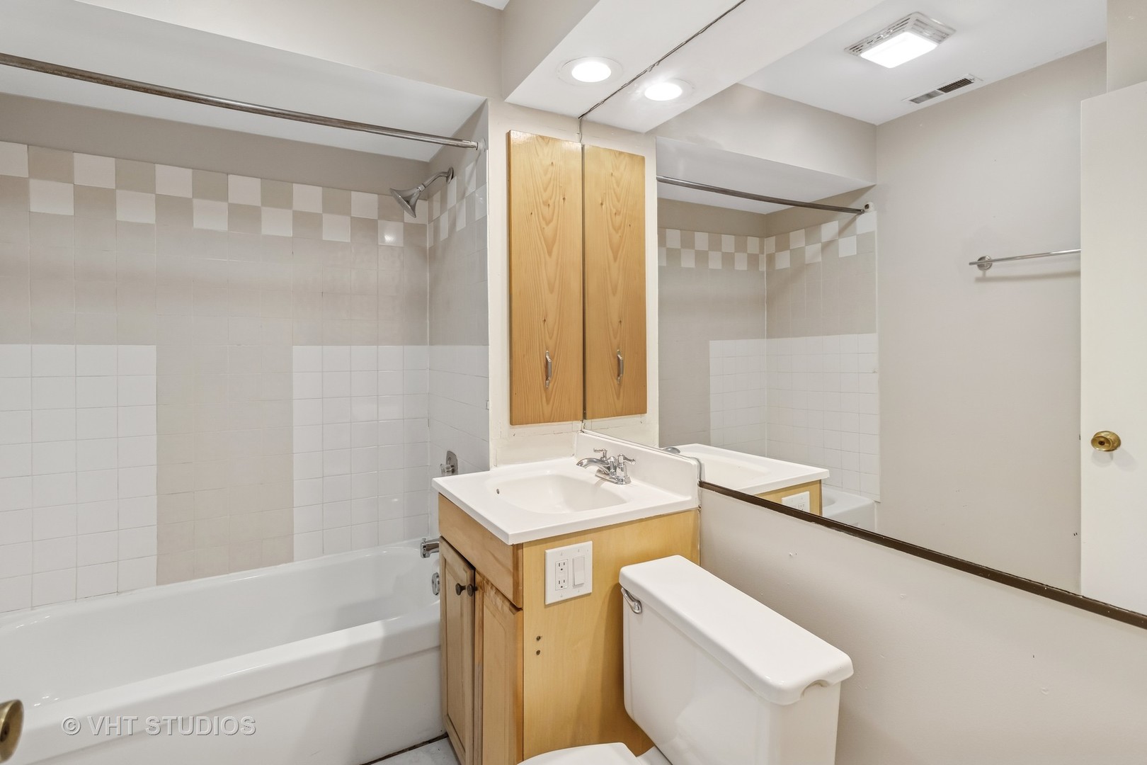 5310 W Waveland Avenue Property Photo 35