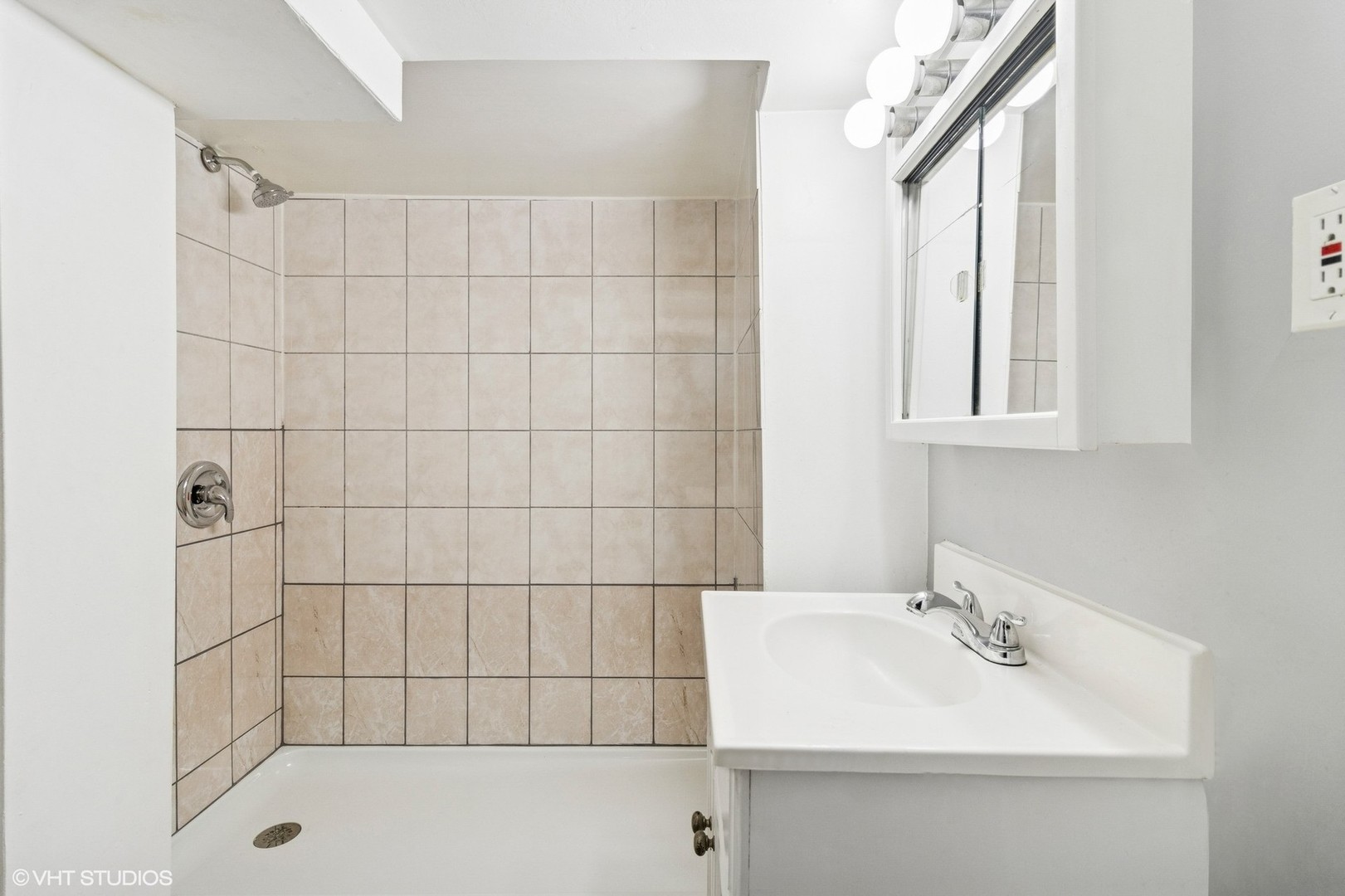 5310 W Waveland Avenue Property Photo 41