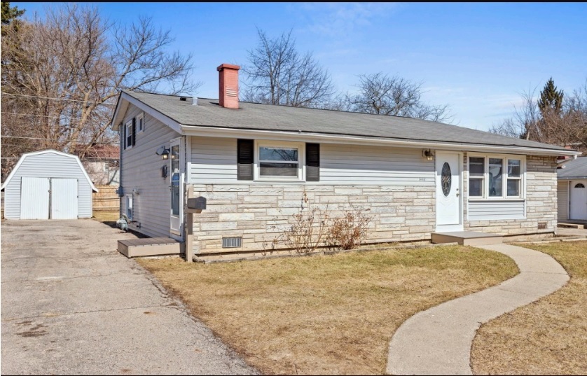 1446 Kings Road Property Photo