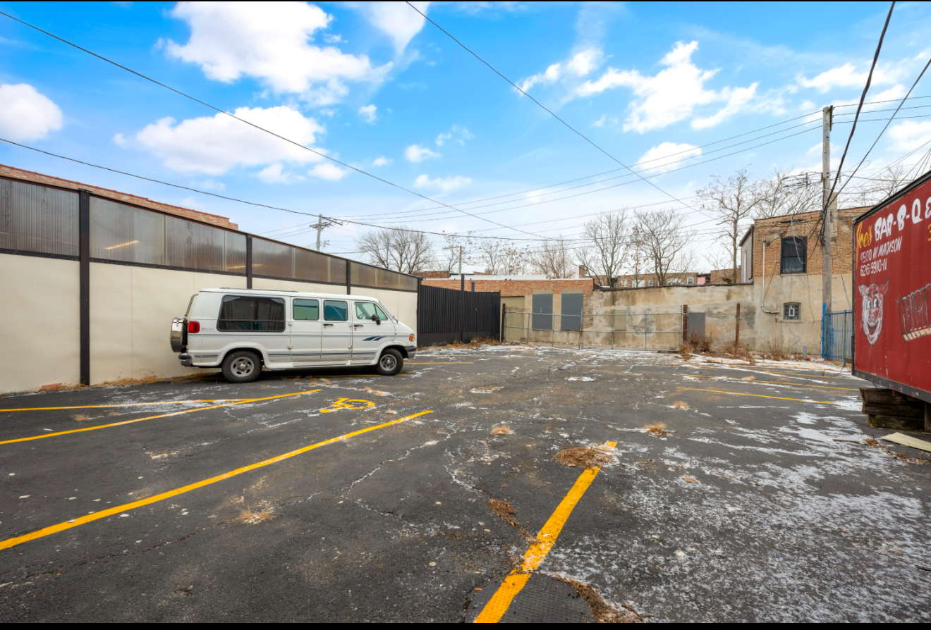 3819 W Chicago Avenue Property Photo 11