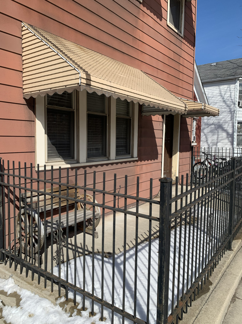 2982 S Lyman Street Property Photo 4