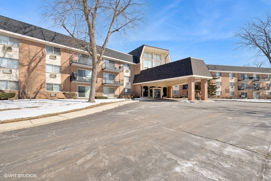 44 Real Estate Listings Main Image