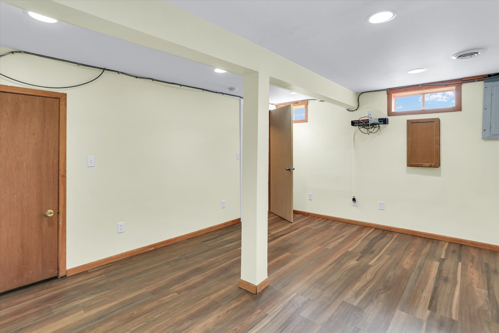 1001 E Sunnycrest Drive Property Photo 18