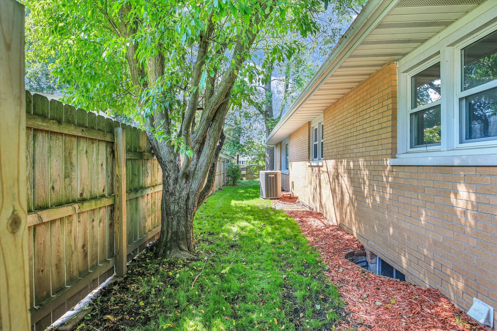 1001 E Sunnycrest Drive Property Photo 28