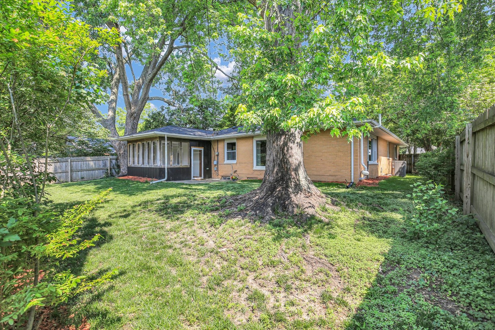 1001 E Sunnycrest Drive Property Photo 30