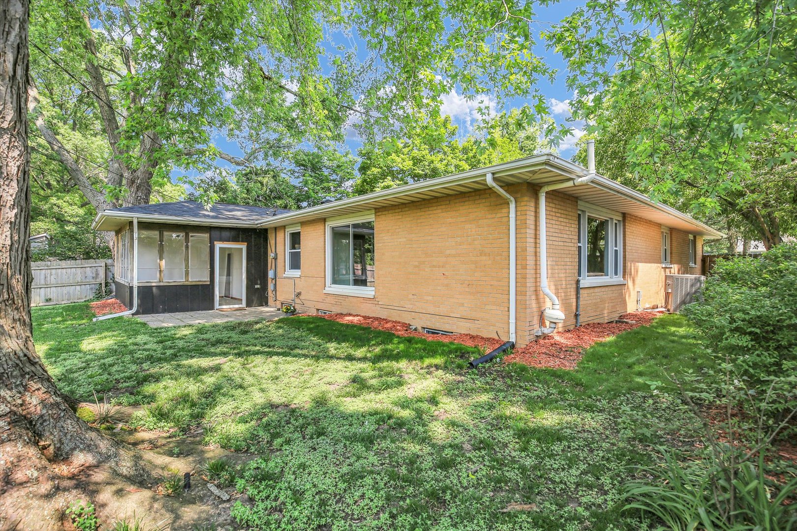 1001 E Sunnycrest Drive Property Photo 31