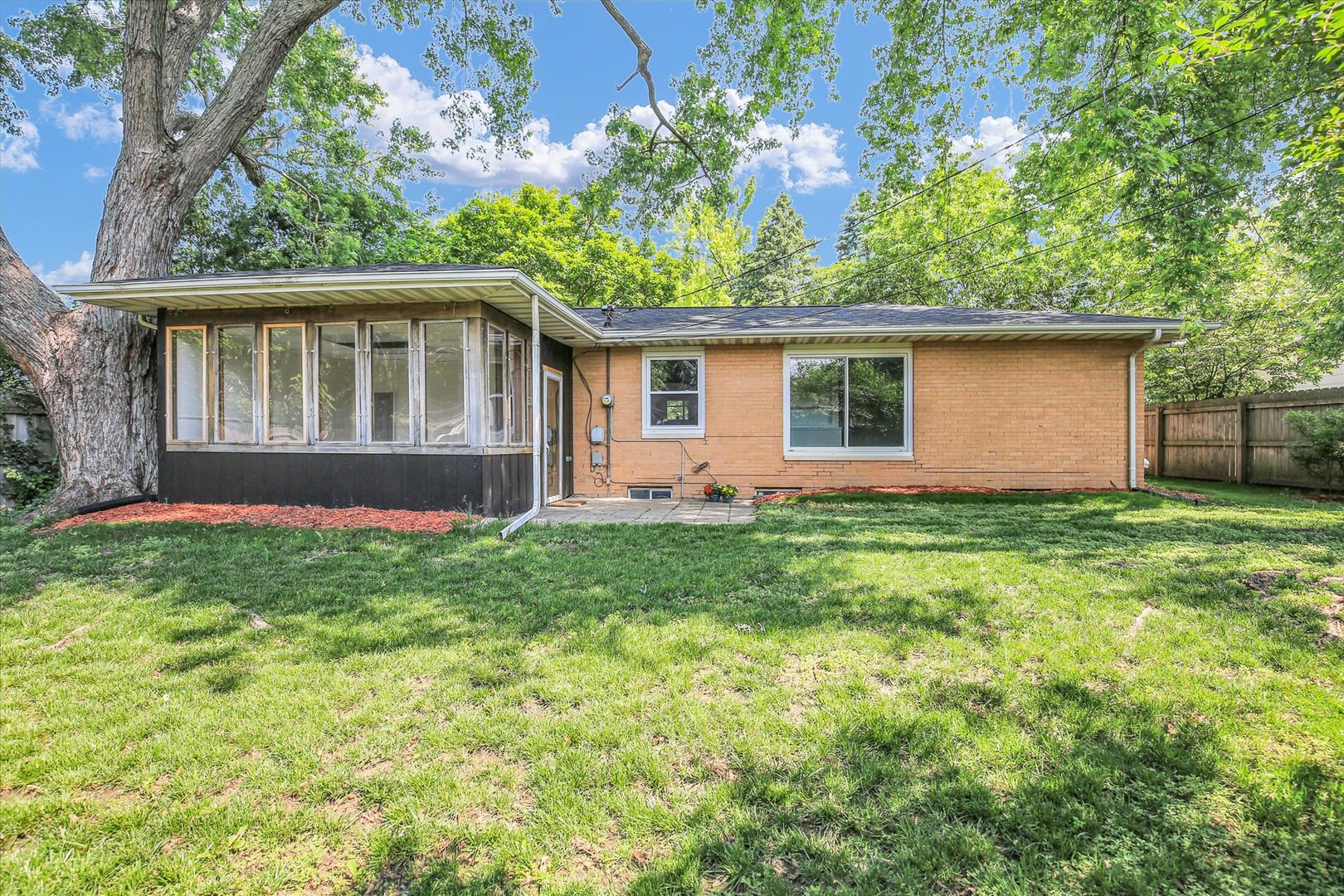 1001 E Sunnycrest Drive Property Photo 32