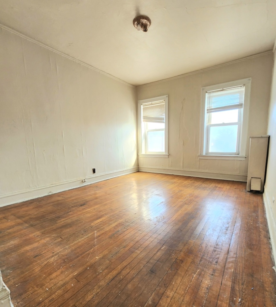 7963 S Phillips Avenue Property Photo 9