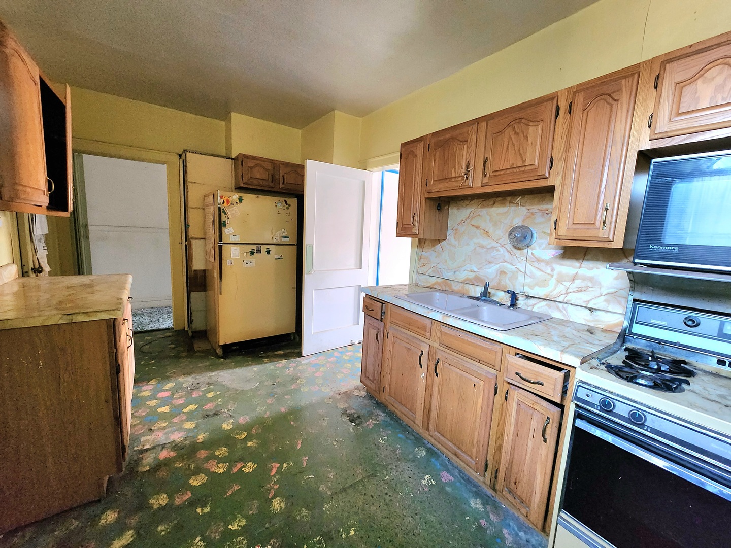 7963 S Phillips Avenue Property Photo 11