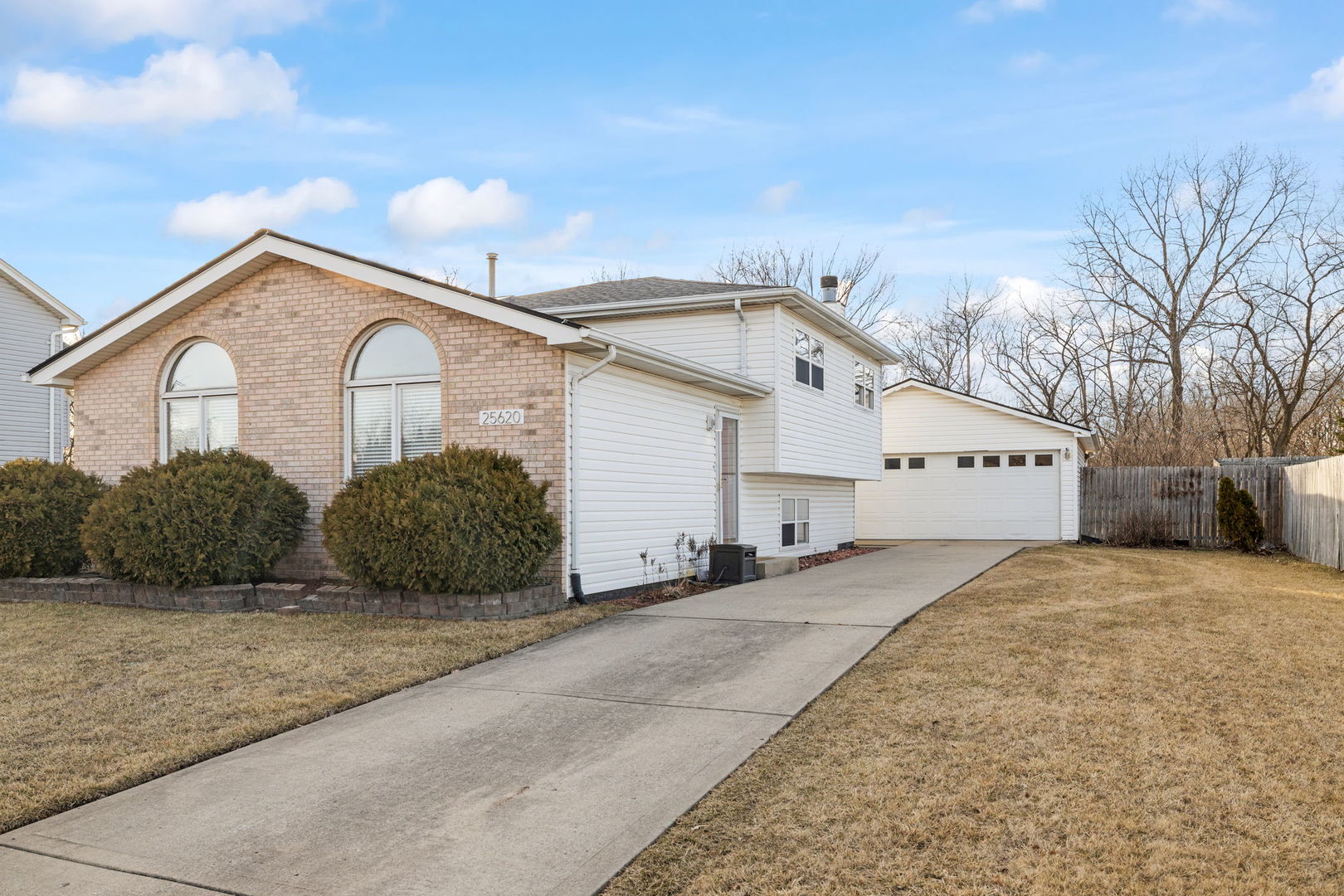 25620 S Linden Avenue Property Photo 1