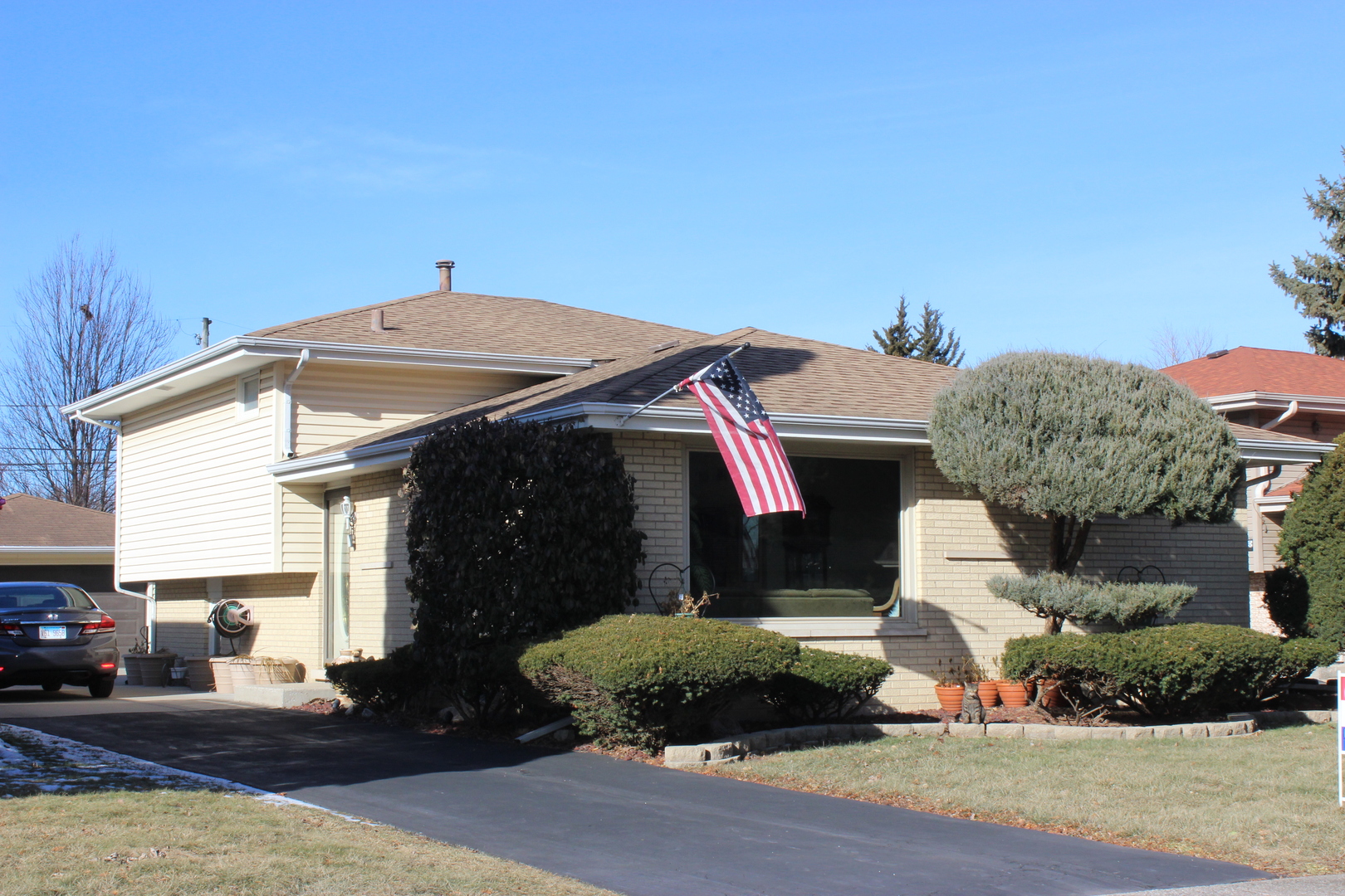 13638 Leclaire Avenue Property Photo