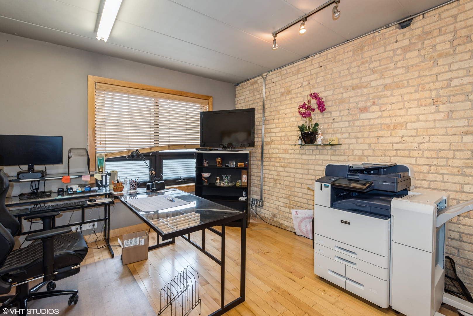 6444 N Milwaukee Avenue Property Photo 9