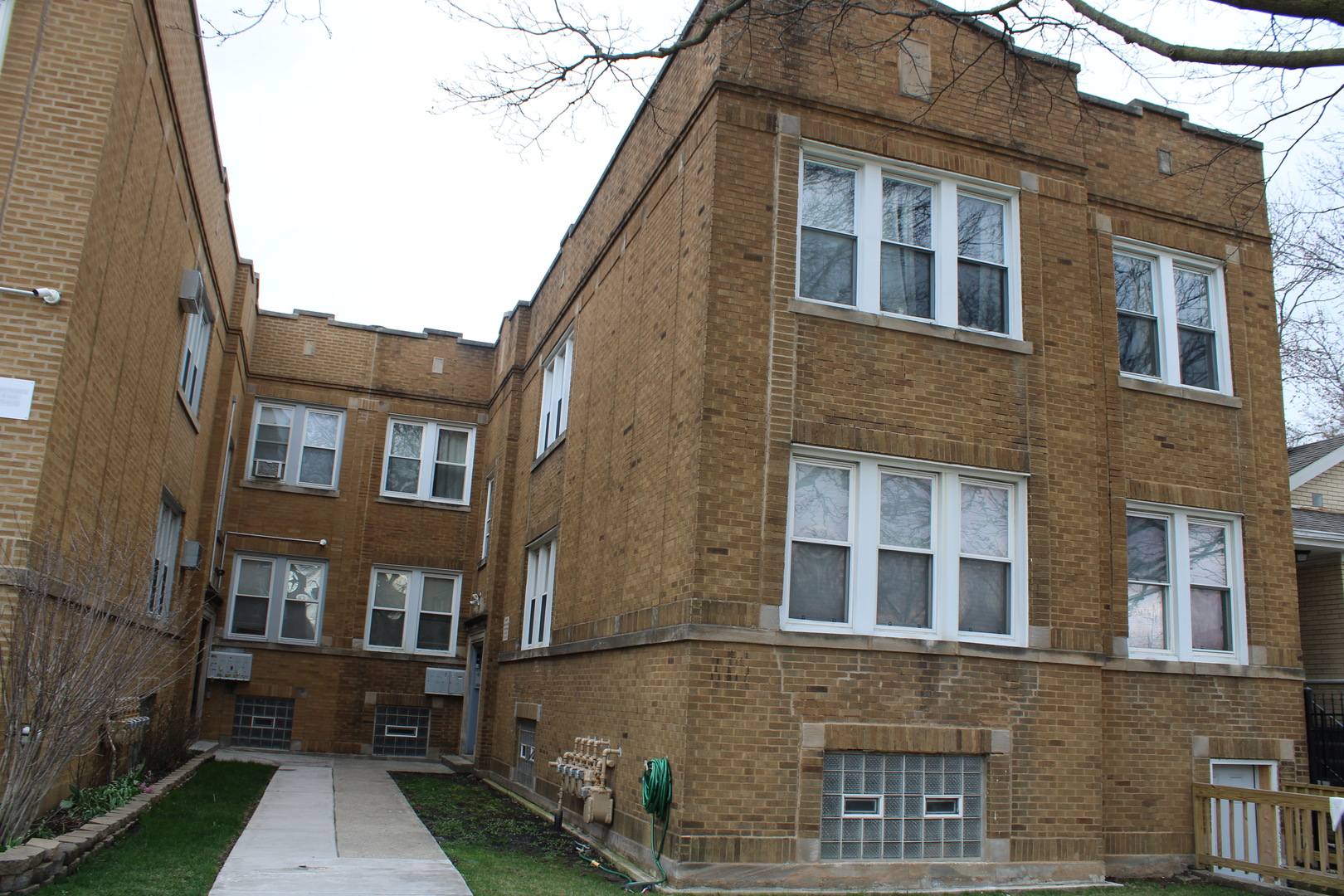 7255 S Washtenaw Ave Property Photo
