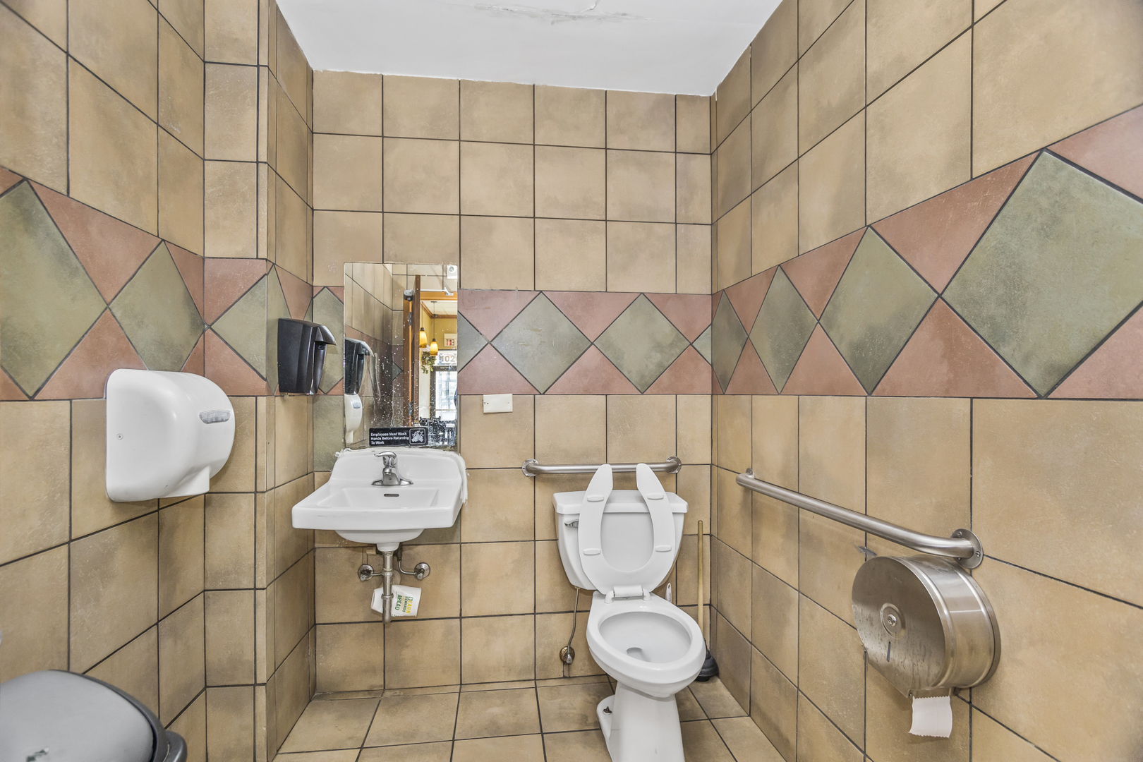 1020 W Belmont Avenue C Property Photo 12
