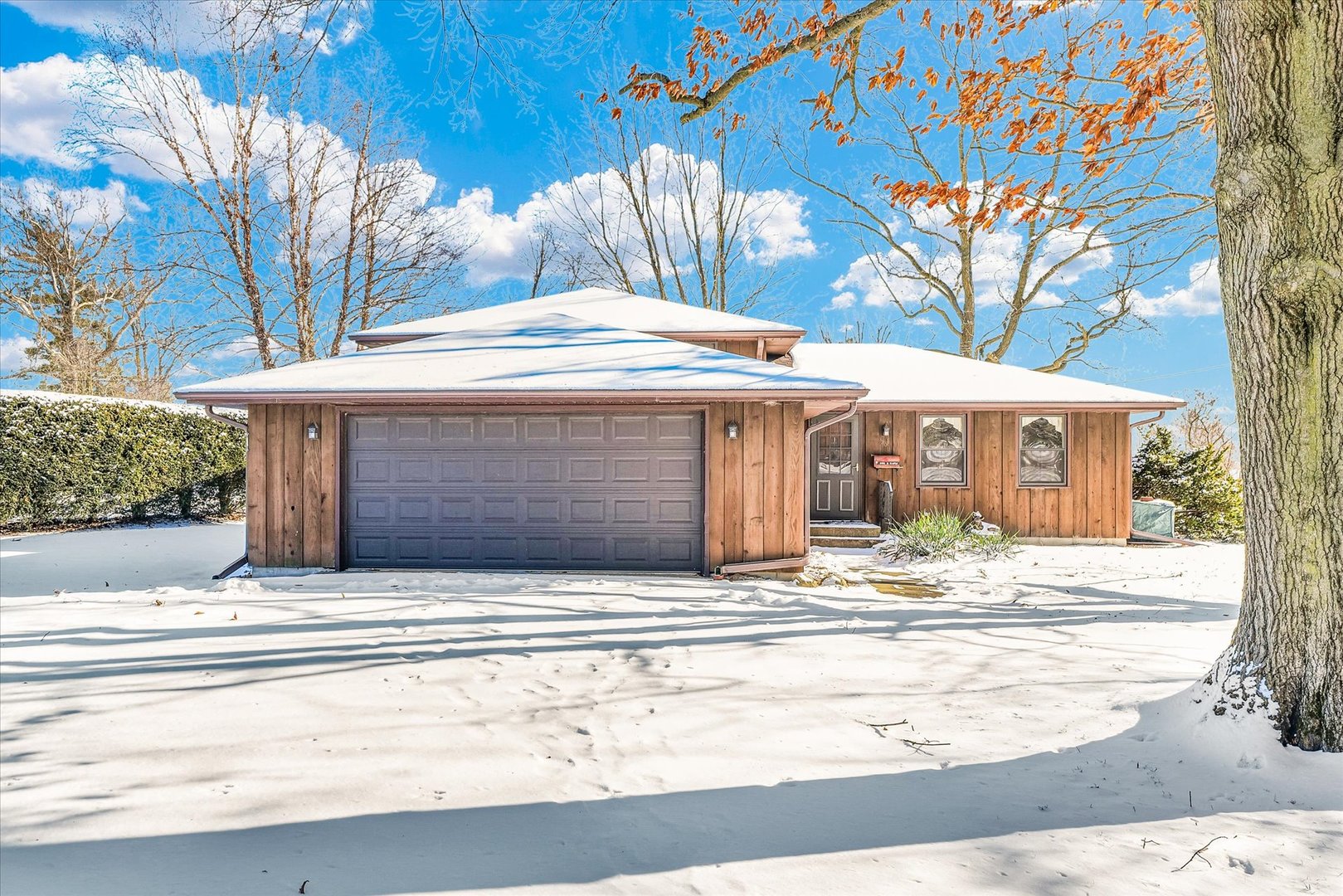 209 S Maple Street Property Photo