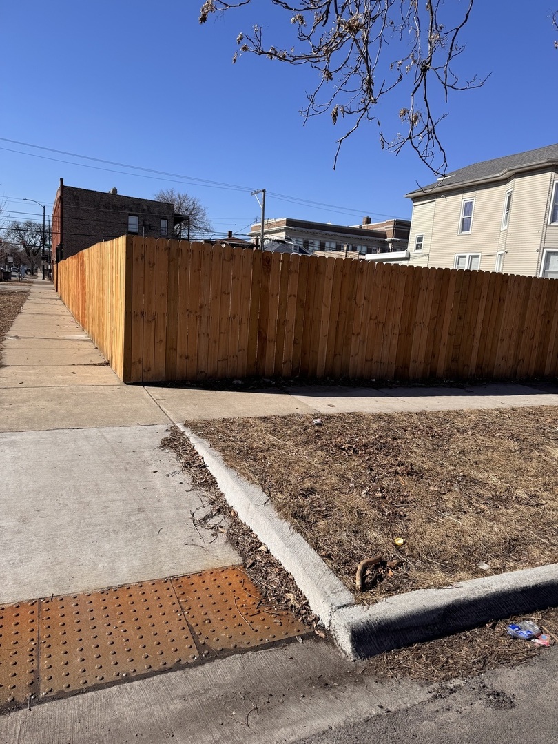 1000 N Leamington Avenue Property Photo