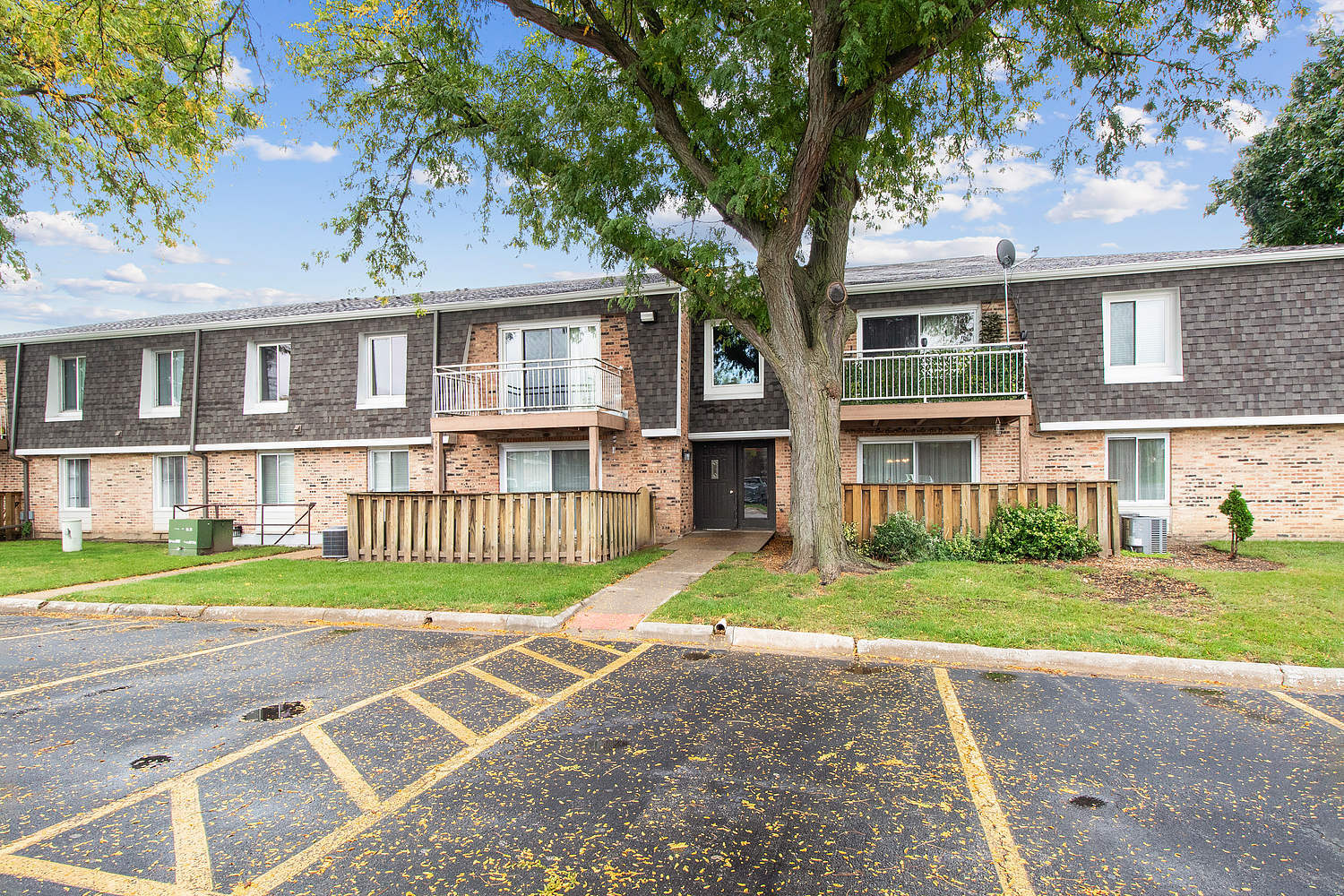 4704 Euclid Avenue 1d Property Photo