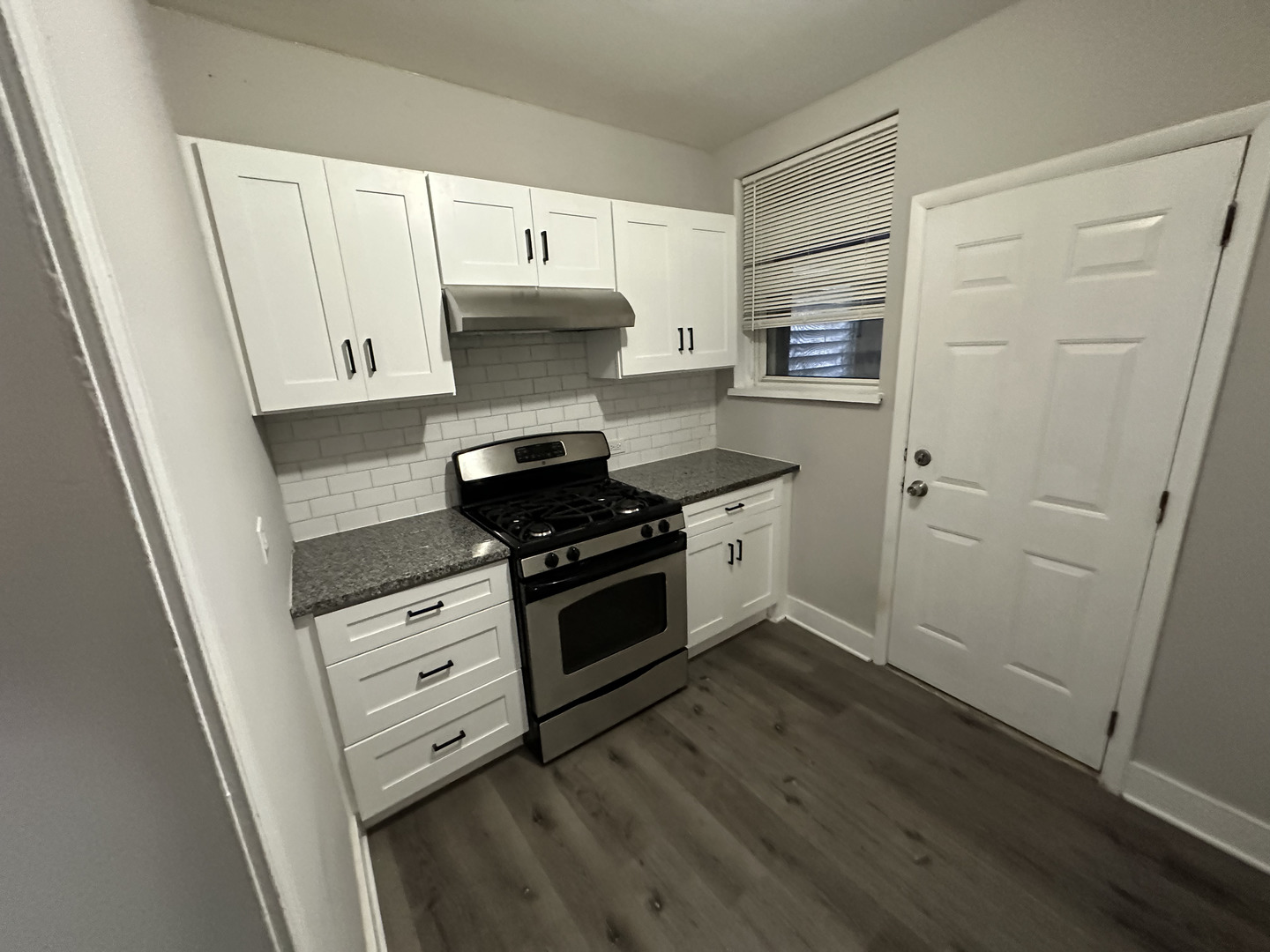 6322 N Albany Avenue Property Photo 3