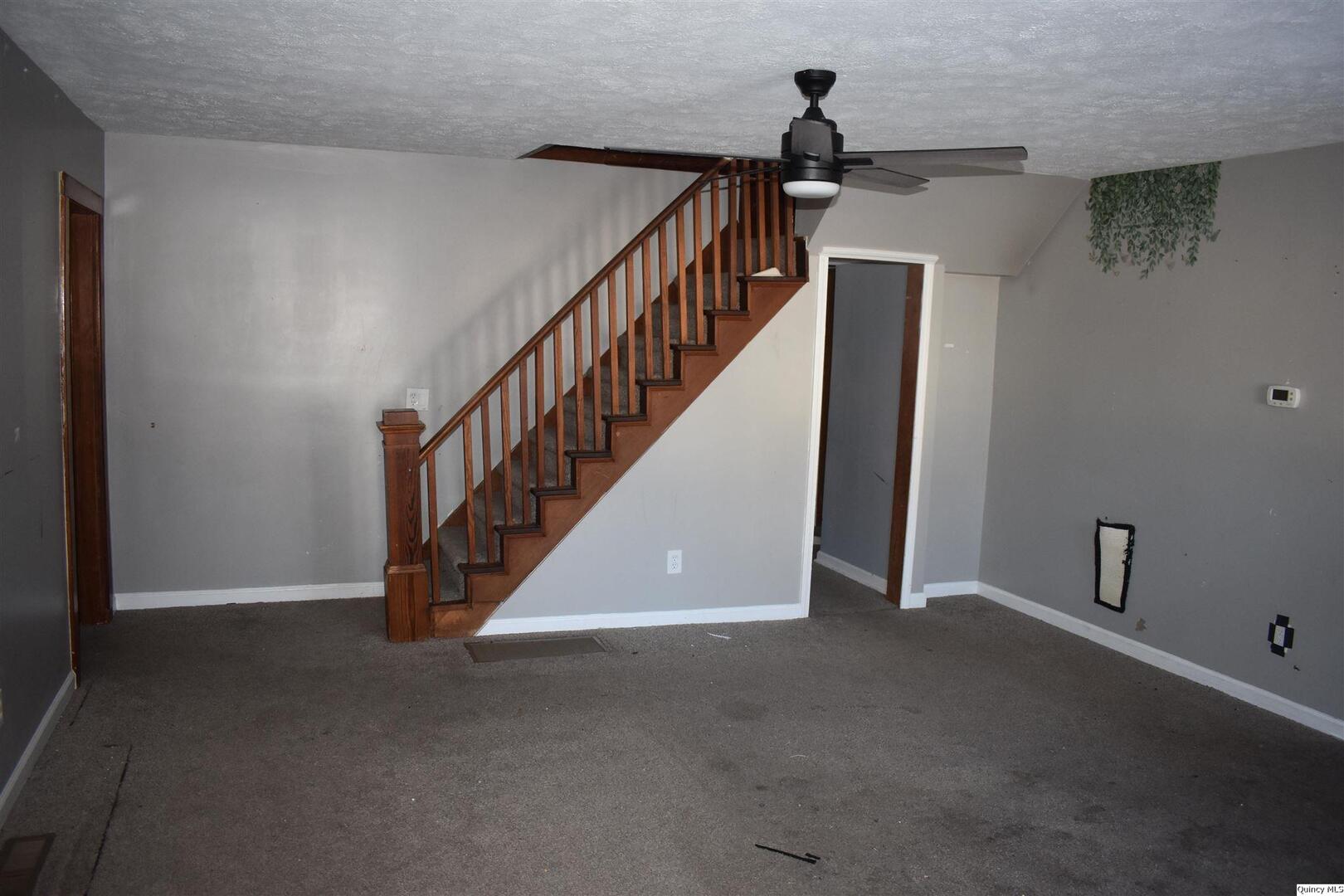 334 E South Property Photo 8