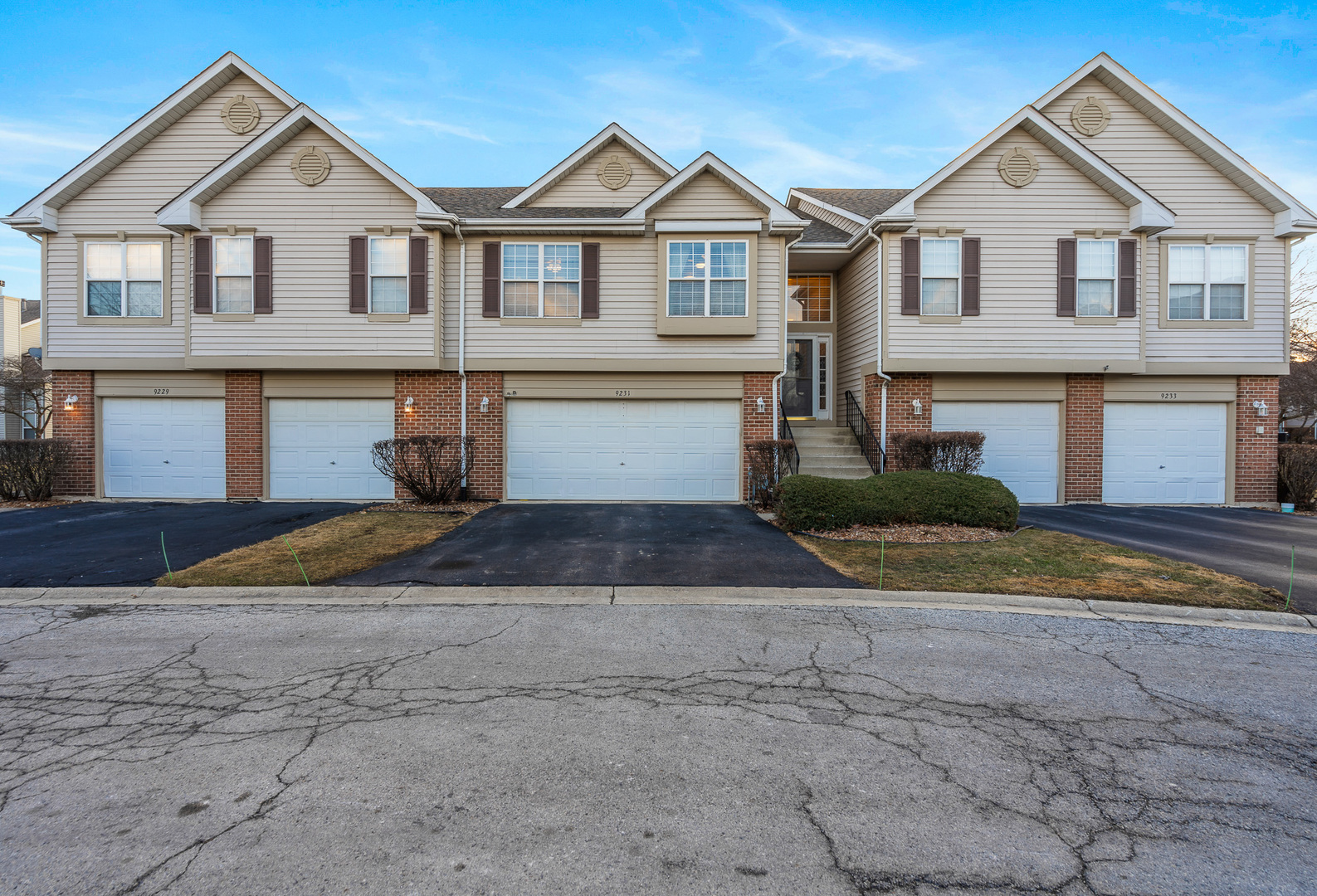 9231 W Huntington Court Property Photo