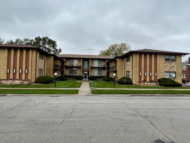 18318 Exchange Avenue 2f Property Photo