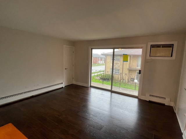 18318 Exchange Avenue 2f Property Photo 3