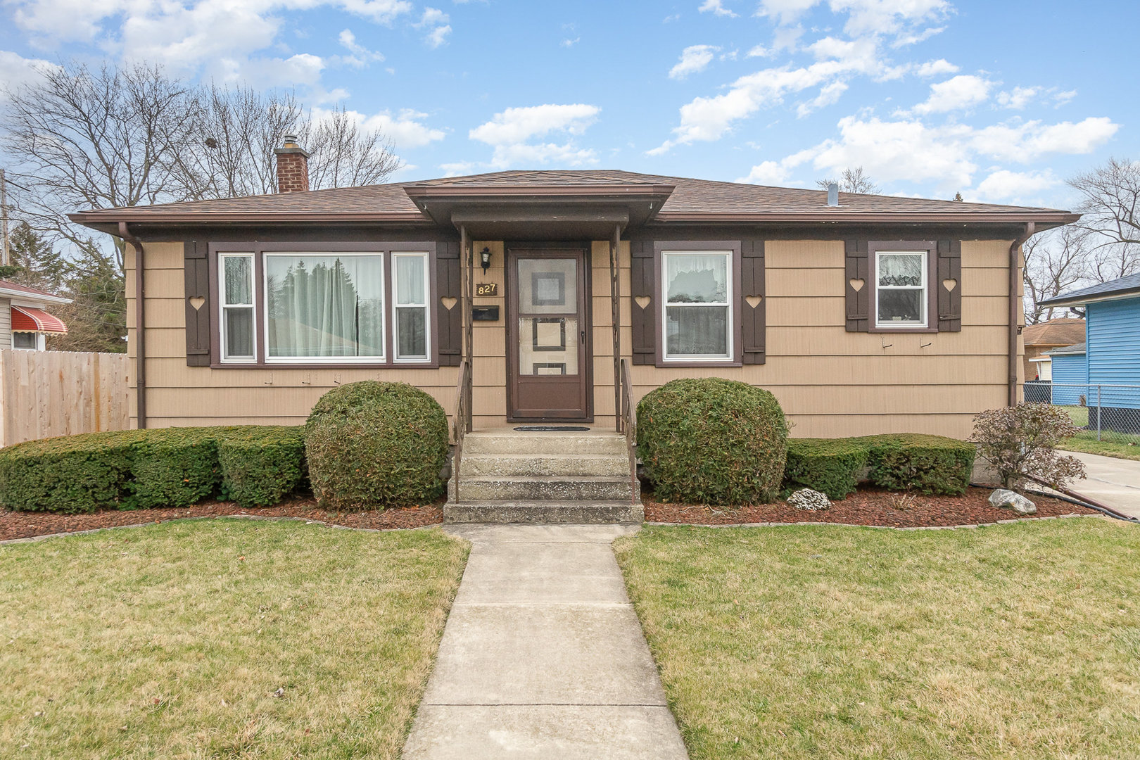 827 E 160th Place Property Photo