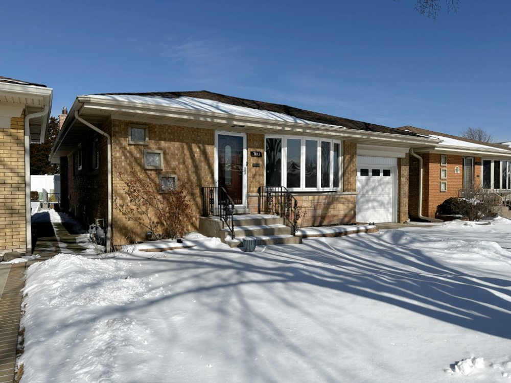 7612 W Strong Street Property Photo
