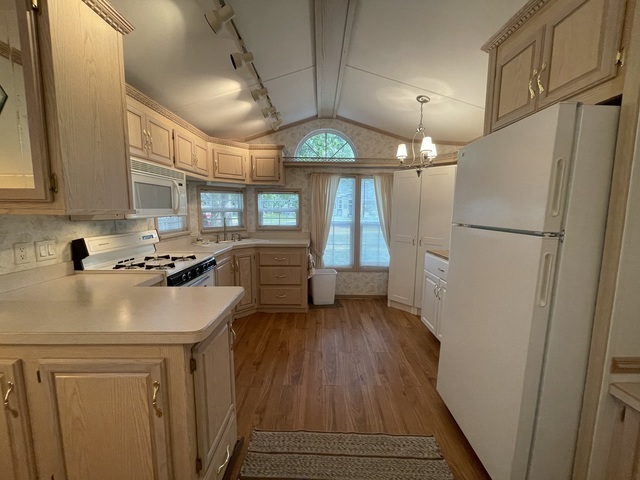 4-52 Woodhaven Lakes Property Photo 4
