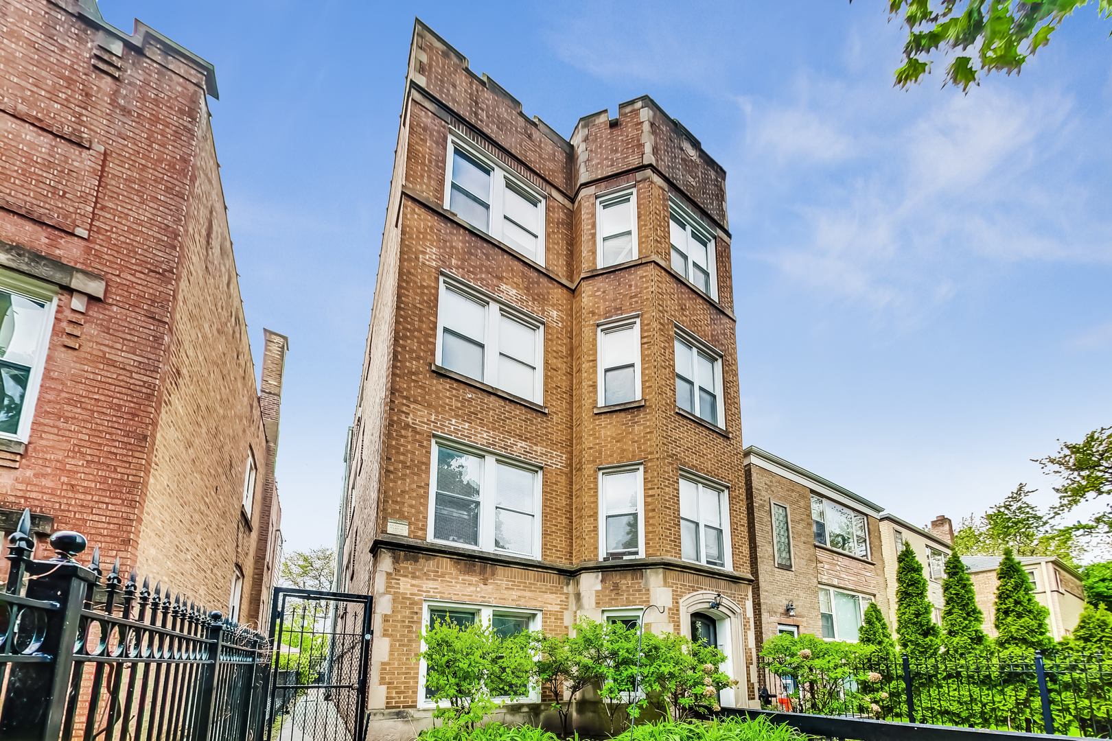 1757 W North Shore Avenue Property Photo 1
