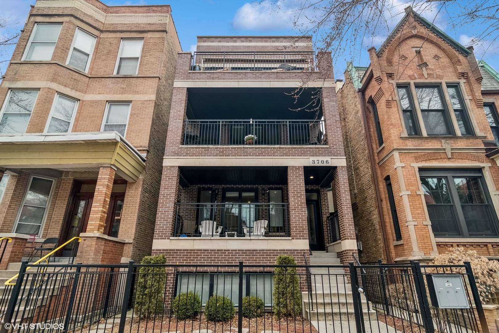 3706 N Damen Ave Property Photo
