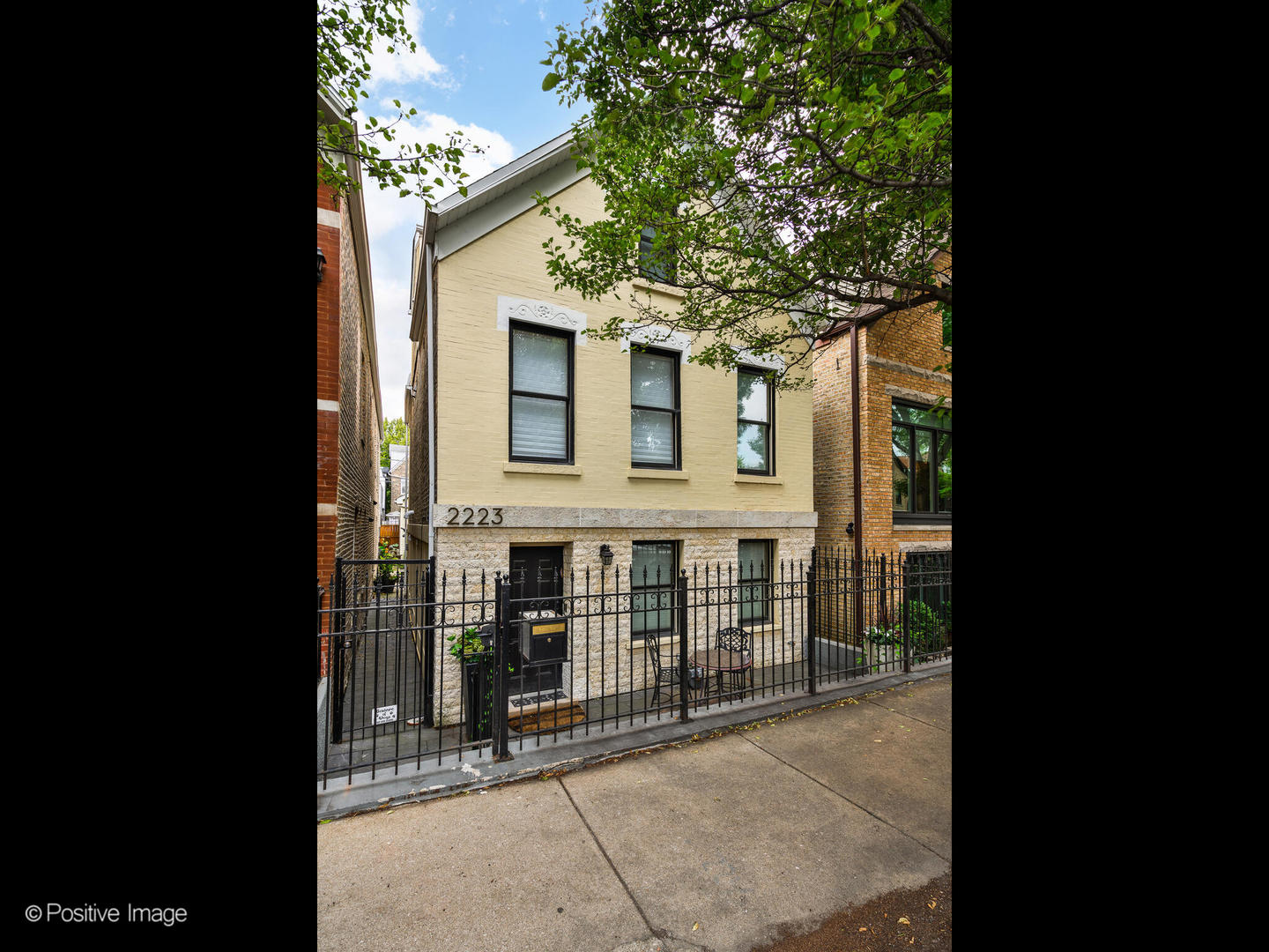 2223 W Charleston Street Property Photo