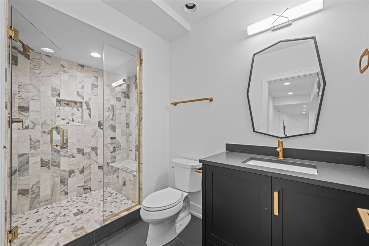 12299056 Property Photo 32