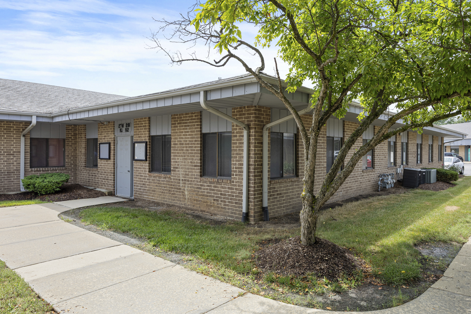 27w281 Geneva Road K2 Property Photo 1
