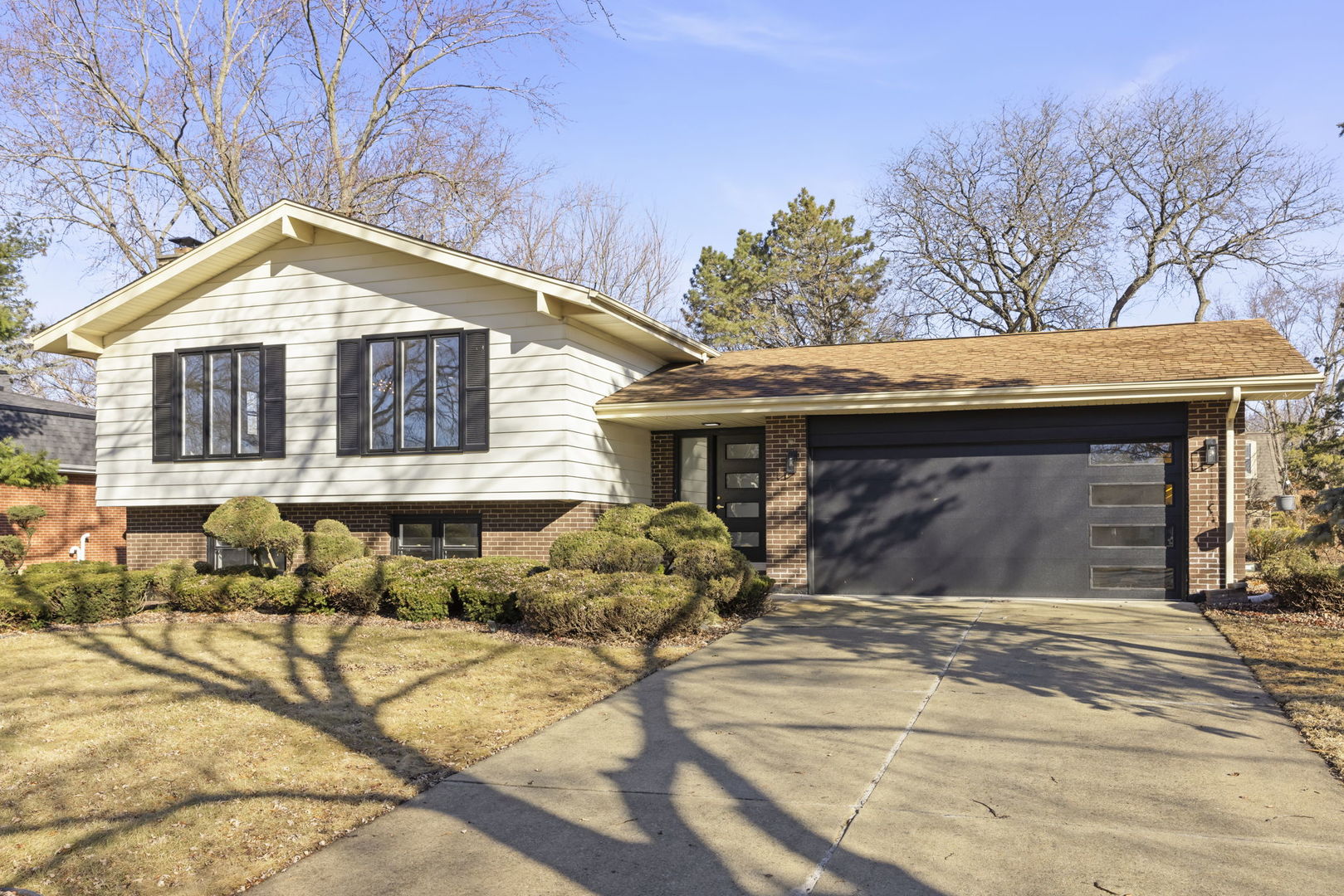 Farmingdale Real Estate Listings Main Image
