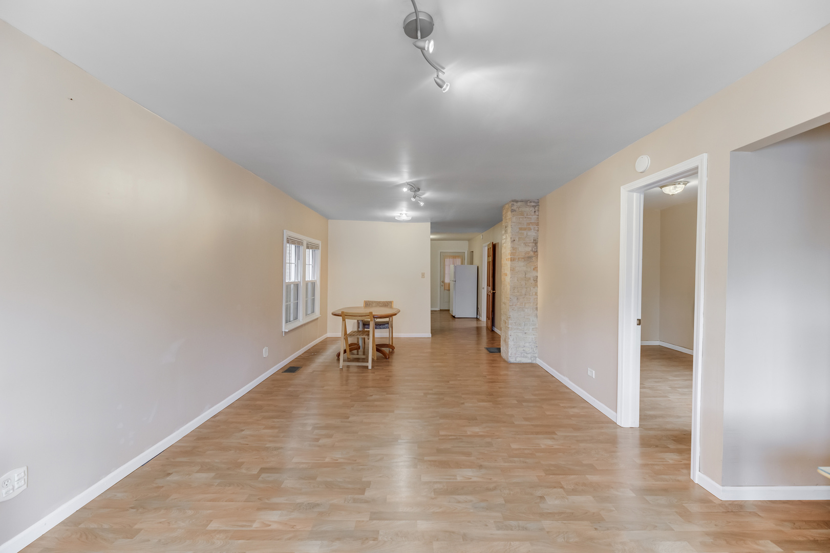 4018 N Whipple Street Property Photo 4