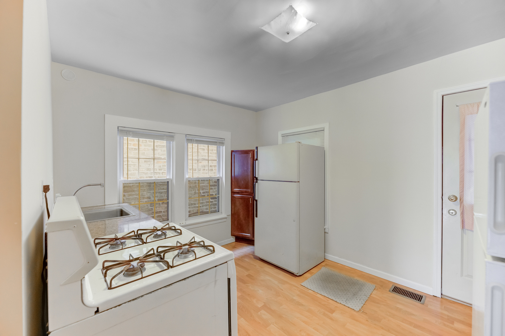 4018 N Whipple Street Property Photo 14