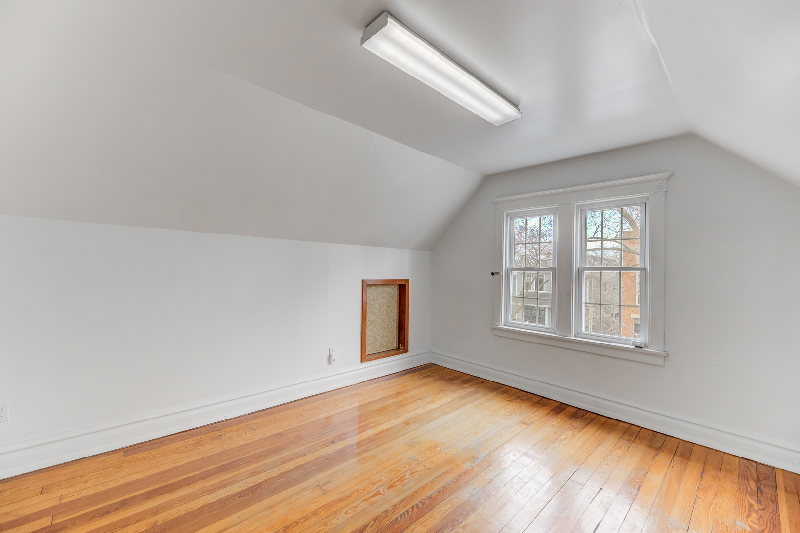 4018 N Whipple Street Property Photo 16