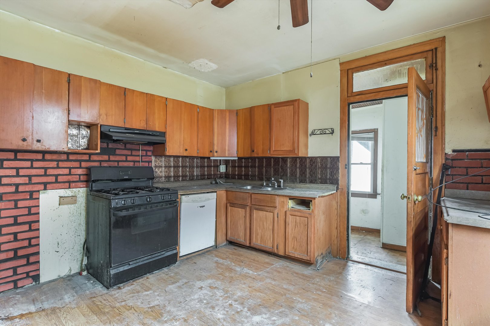 6621 S Fairfield Avenue Property Photo 6