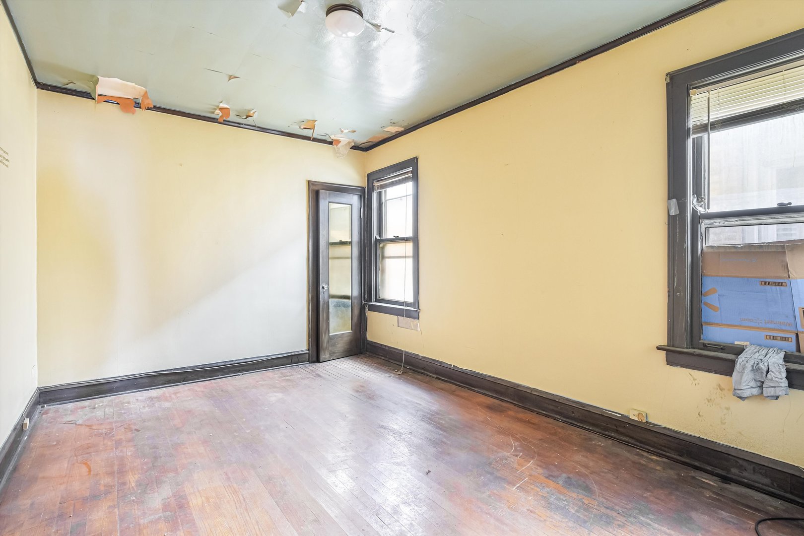 6621 S Fairfield Avenue Property Photo 10