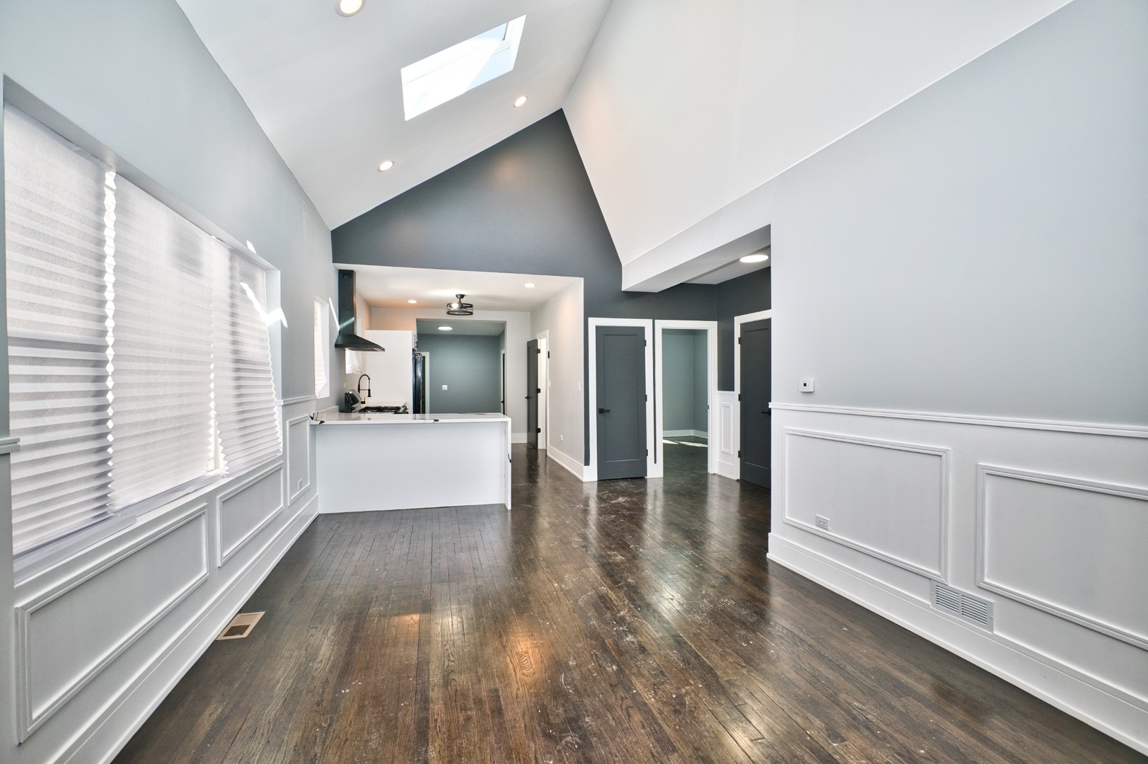 2310 W 72nd Street Property Photo 9