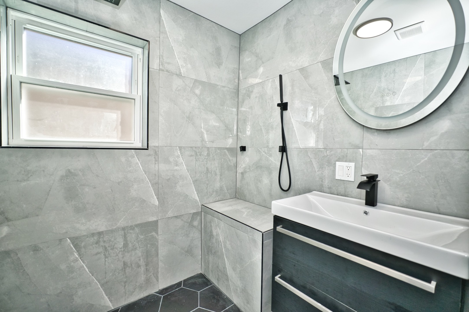2310 W 72nd Street Property Photo 21