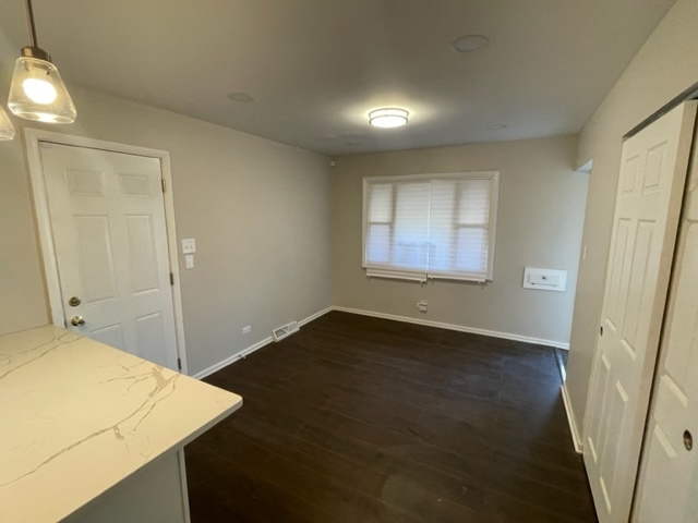8658 S University Avenue Property Photo 2