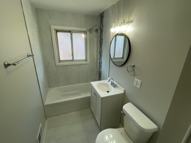 8658 S University Avenue Property Photo 8