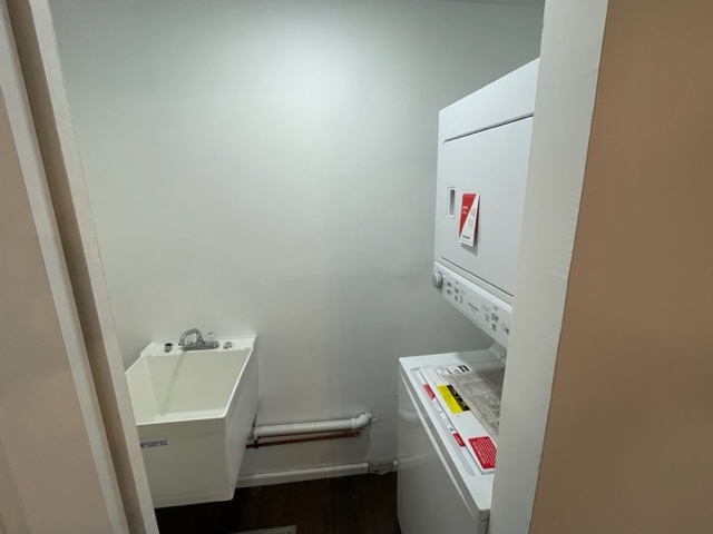 8658 S University Avenue Property Photo 9