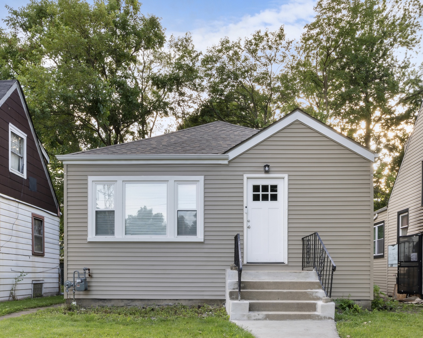 12338 S Lowe Avenue Property Photo