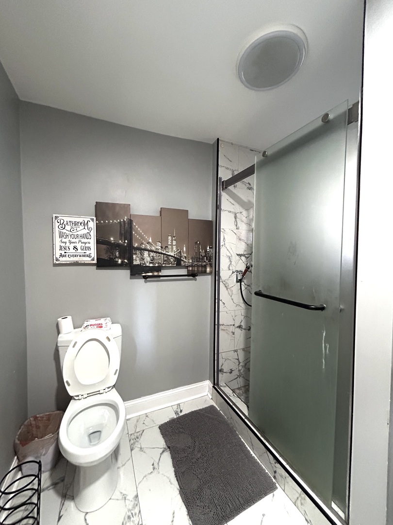 2415 S 50th Avenue Property Photo 5