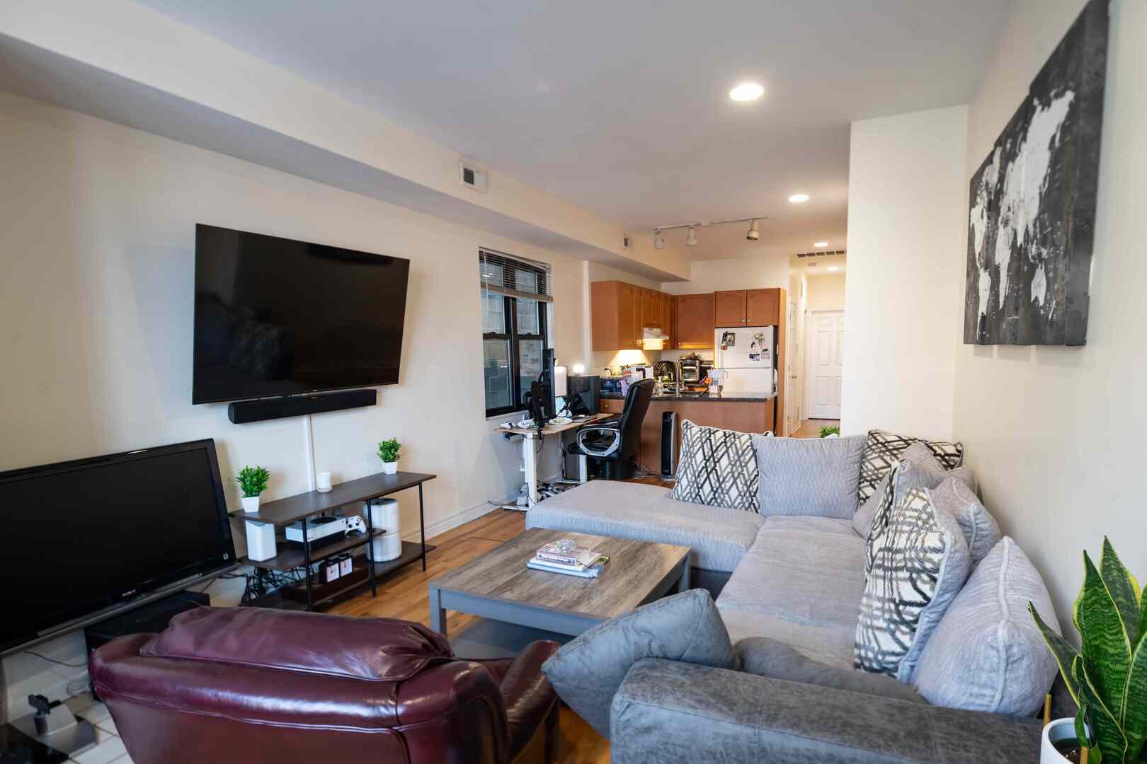 3325 N Sheffield Avenue Property Photo 4