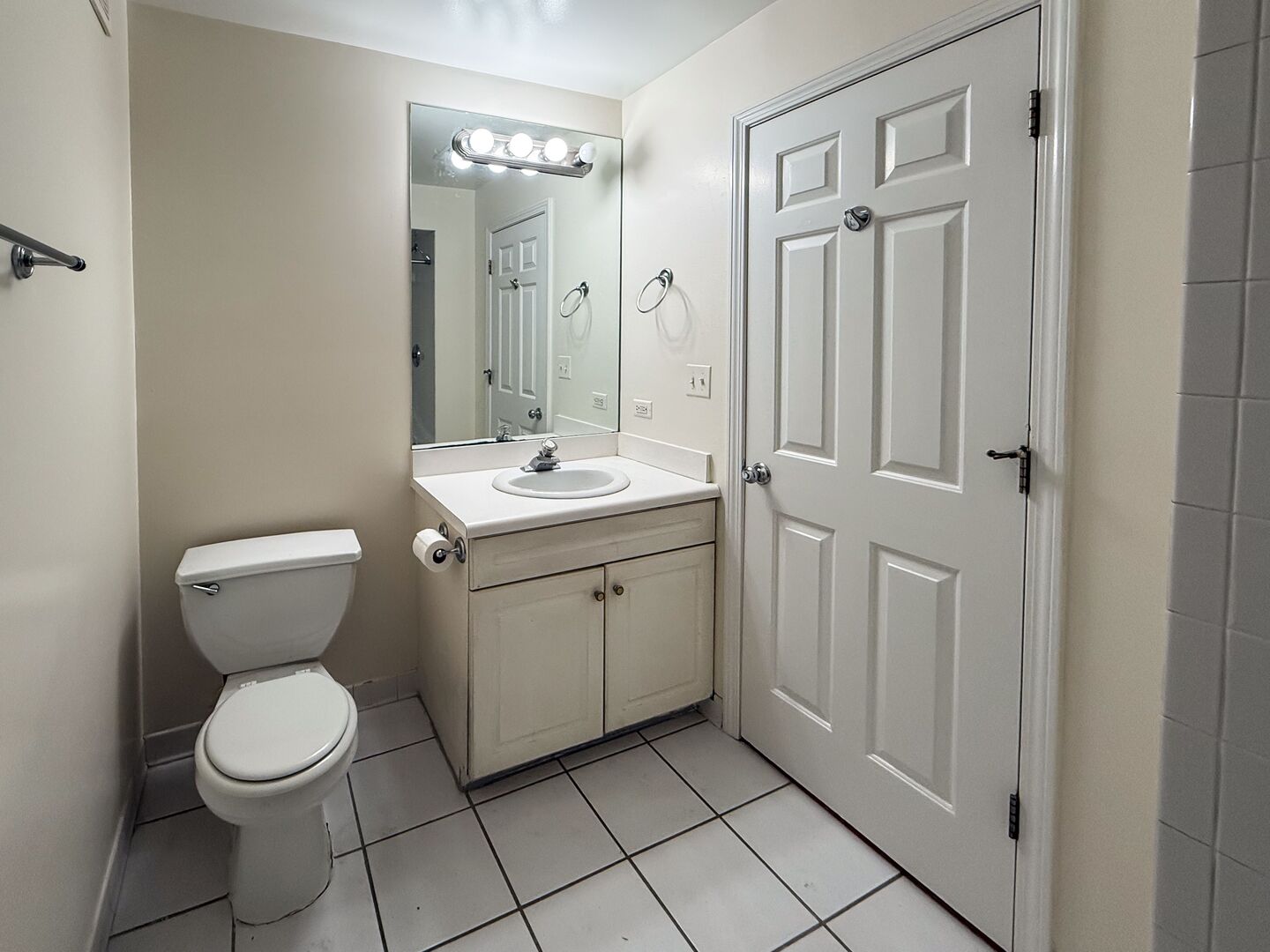 3325 N Sheffield Avenue Property Photo 5