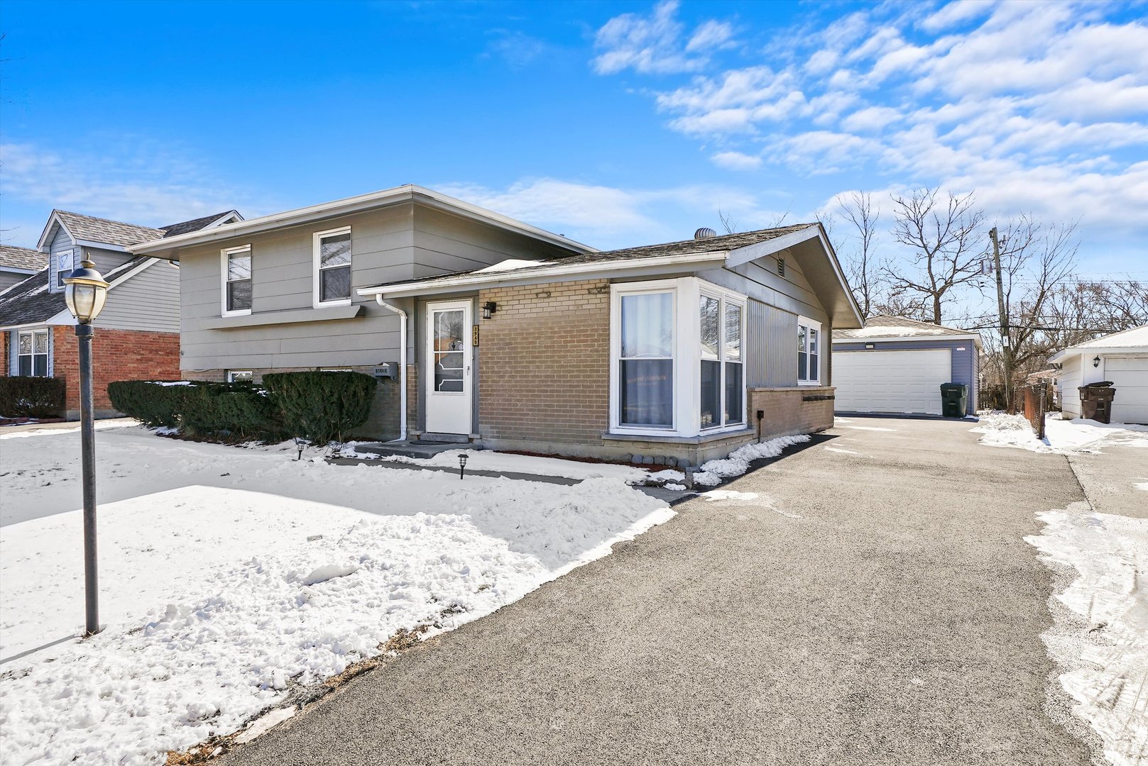 3949 168th Street Property Photo 4